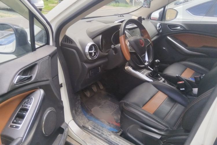 Used BYD Yuan 2016 1.5L Manual Luxury Model Driver Seat