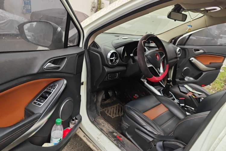 Used BYD Yuan 2016 1.5L Manual Luxury Version Driver Seat