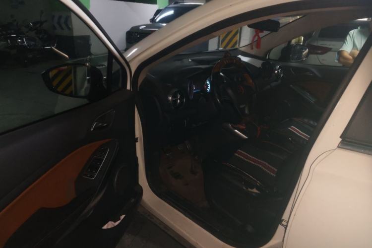 Used BYD Yuan 2016 1.5L Manual Luxury Model Driver Seat