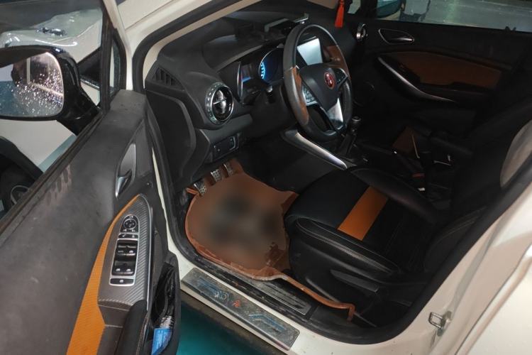 Used BYD Yuan 2016 1.5L Manual Luxury Model Driver Seat