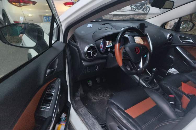 Used BYD Yuan 2016 1.5L Manual Luxury Model Driver Seat