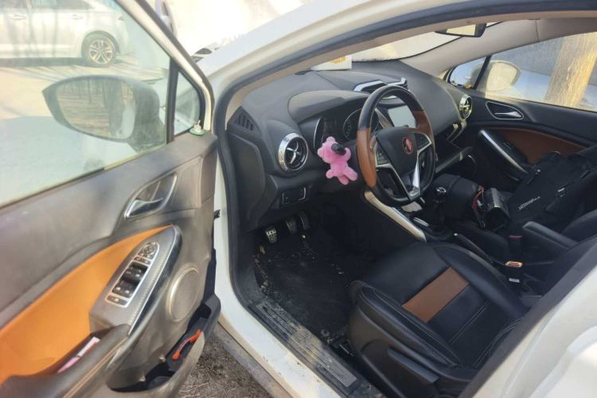 Used BYD Yuan 2016 1.5L Manual Luxury Version Driver Seat