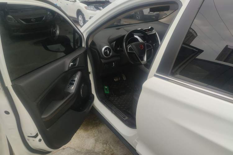 Used BYD Yuan 2016 1.5L Automatic Luxury Version Driver Seat