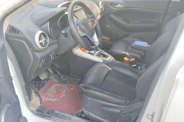 Used BYD Yuan 2016 1.5L Automatic Luxury Version Driver Seat
