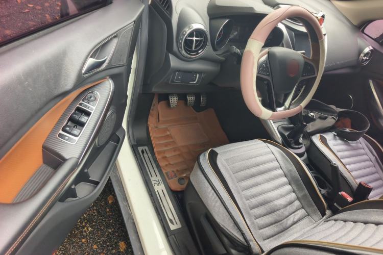 Used BYD Yuan 2016 1.5L Manual Luxury Model Driver Seat