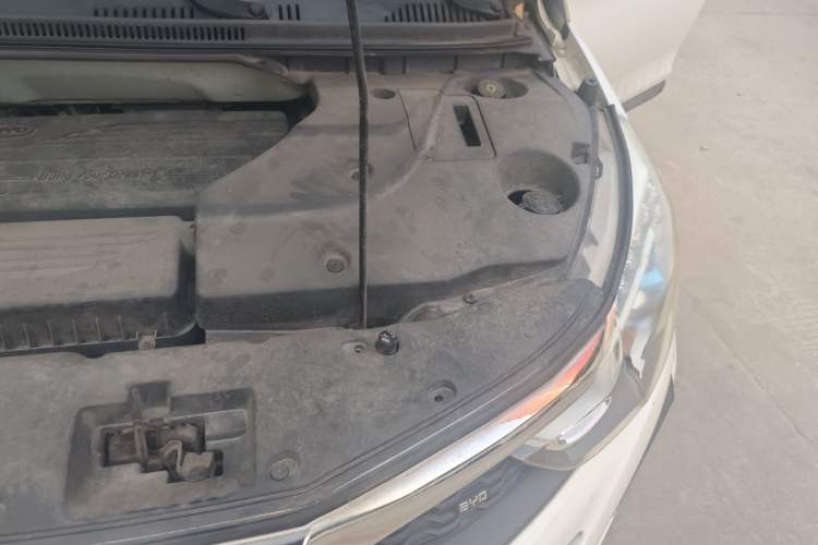 Used BYD Yuan 2016 1.5L Manual Luxury Version Engine Bay Left
