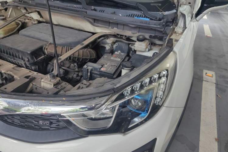 Used BYD Yuan 2016 1.5L Manual Luxury Version Engine Bay Left