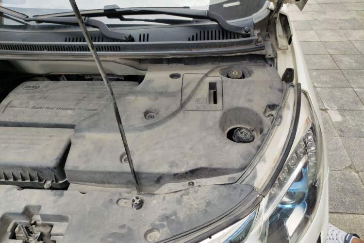 Used BYD Yuan 2016 1.5L Manual Luxury Version Engine Bay Left