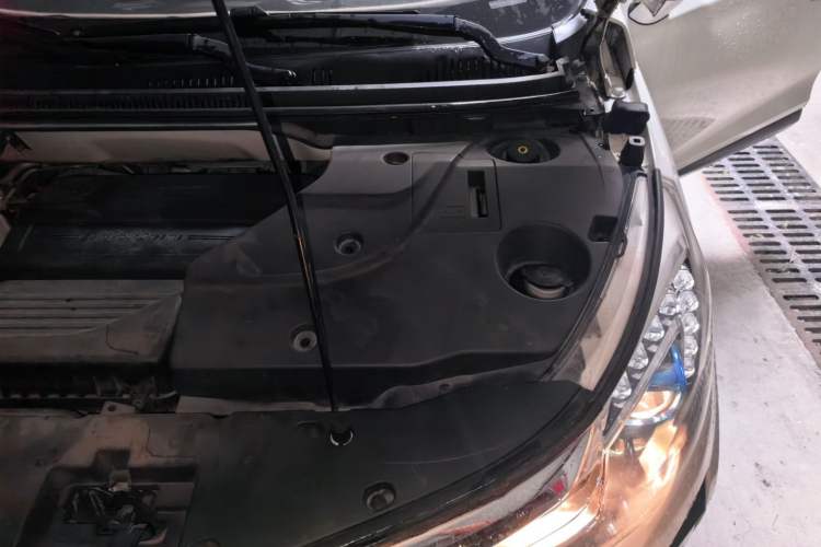 Used BYD Yuan 2016 1.5L Manual Luxury Version Engine Bay Left