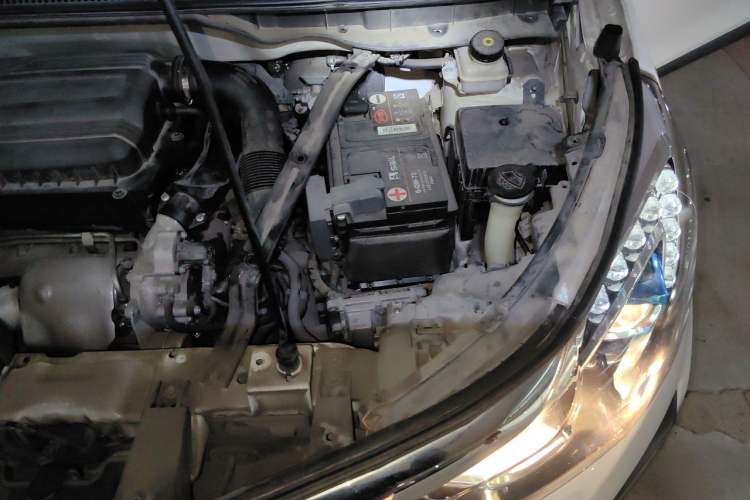 Used BYD Yuan 2016 1.5TID Automatic Luxury Version Engine Bay Left