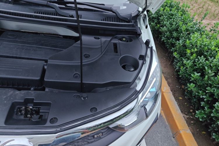 Used BYD Yuan 2016 1.5L Manual Luxury Version Engine Bay Left