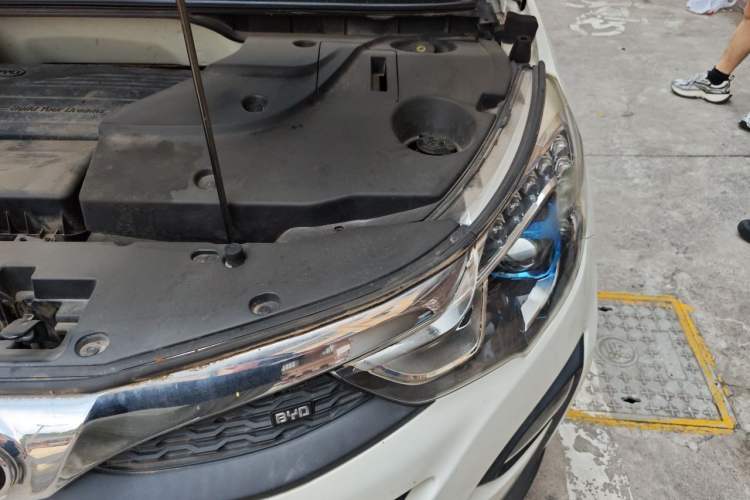 Used BYD Yuan 2016 1.5L Manual Luxury Version Engine Bay Left
