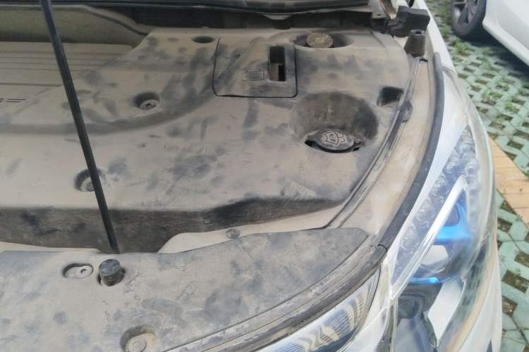 Used BYD Yuan 2016 1.5L Manual Luxury Model Engine Bay Left
