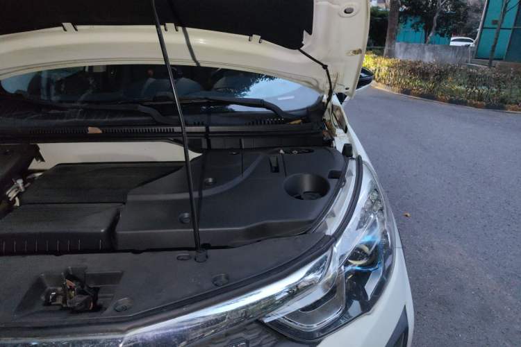 Used BYD Yuan 2016 1.5L Manual Luxury Model Engine Bay Left