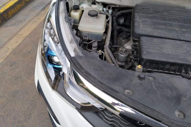 Used BYD Yuan 2016 1.5L Automatic Luxury Version Engine Bay Right