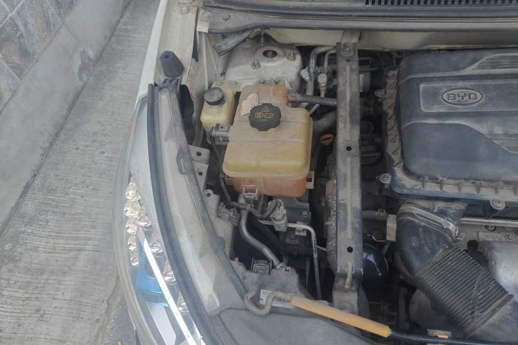 Used BYD Yuan 2016 1.5TID Automatic Luxury Version Engine Bay Right