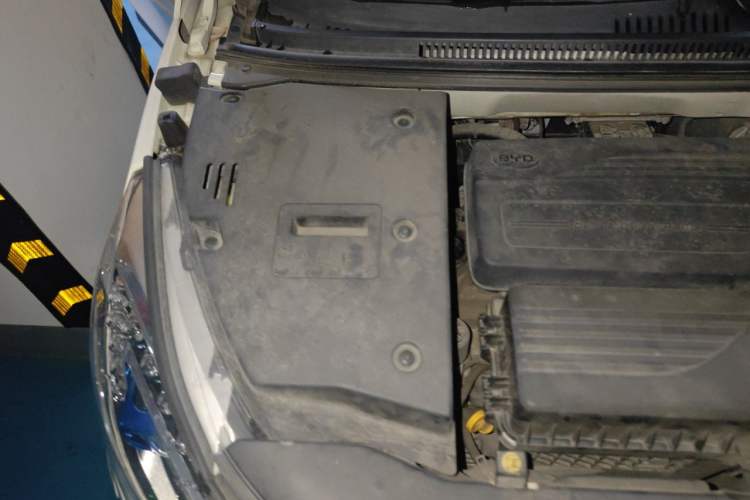 Used BYD Yuan 2016 1.5L Manual Luxury Version Engine Bay Right