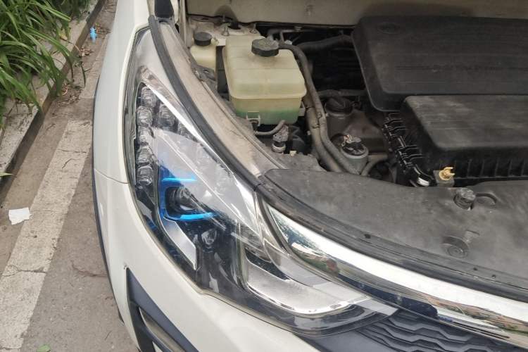 Used BYD Yuan 2016 1.5L Automatic Luxury Version Engine Bay Right