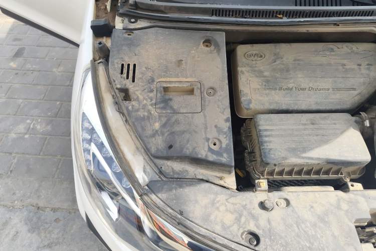 Used BYD Yuan 2016 1.5L Manual Luxury Version Engine Bay Right