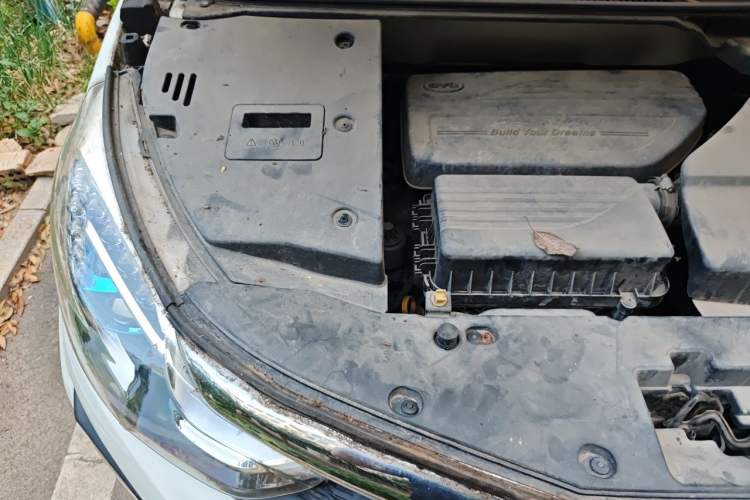 Used BYD Yuan 2016 1.5L Manual Luxury Model Engine Bay Right