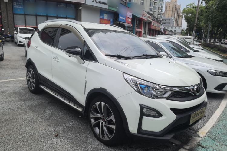 Used BYD Yuan 2016 1.5TID Automatic Luxury Version Exterior 1