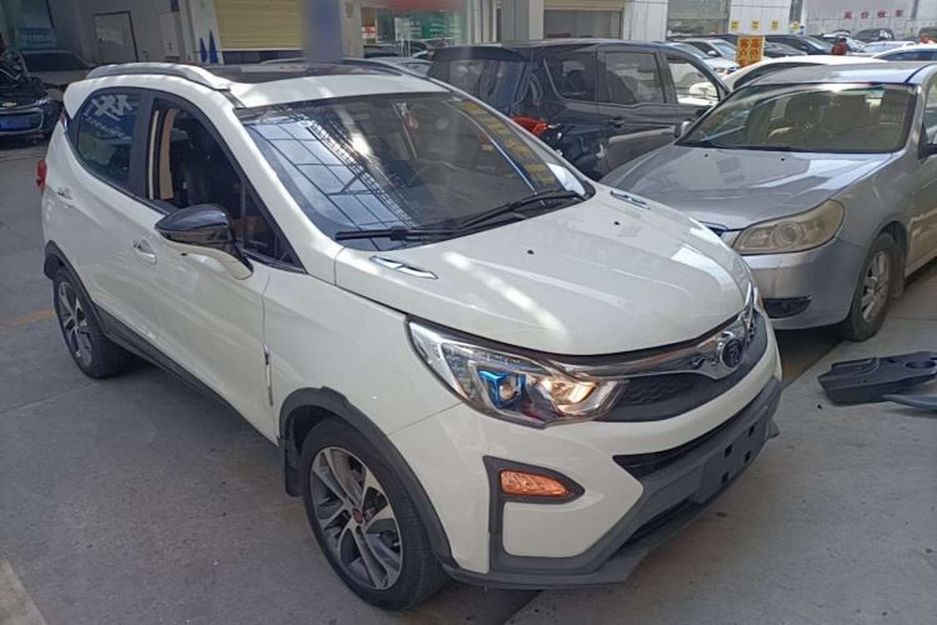 Used BYD Yuan 2016 1.5L Manual Luxury Version Exterior 1