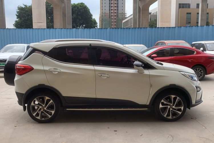 Used BYD Yuan 2016 1.5L Manual Luxury Model Exterior 2