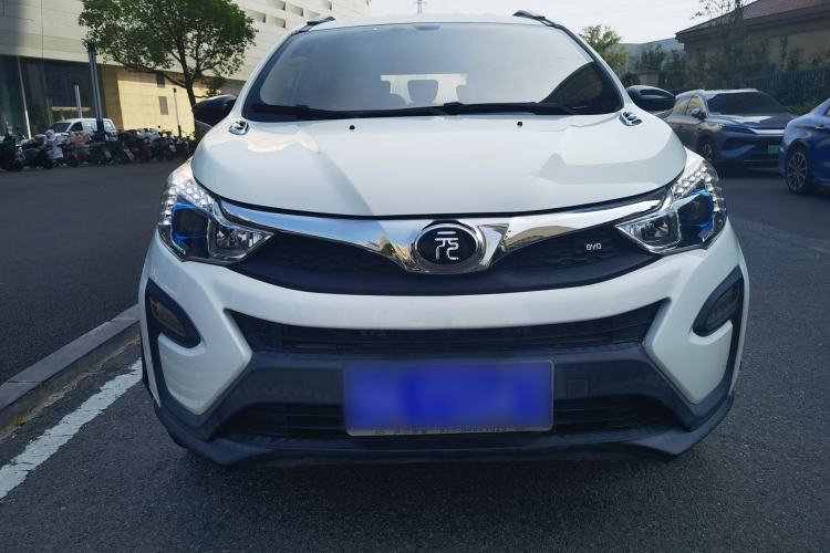 Used BYD Yuan 2016 1.5L Manual Luxury Model Exterior 2