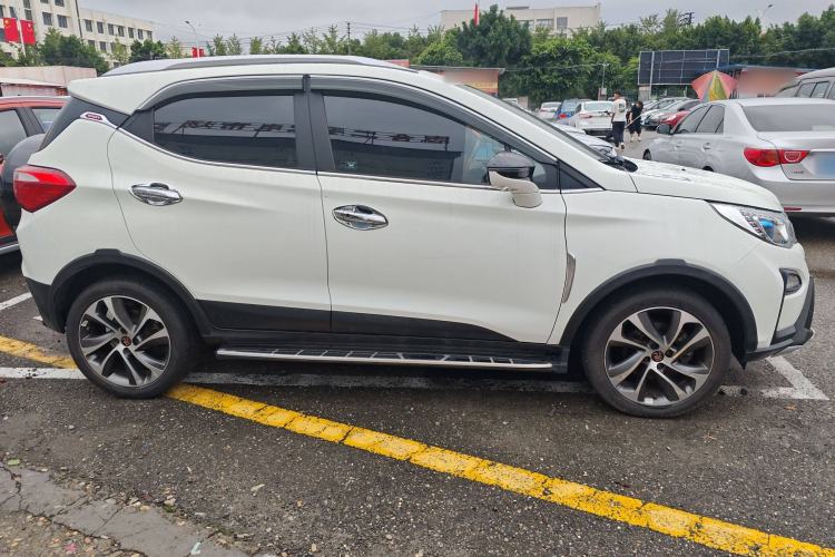 Used BYD Yuan 2016 1.5L Manual Luxury Version Exterior 2