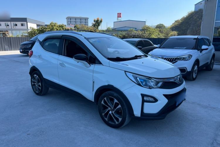 Used BYD Yuan 2016 1.5L Manual Luxury Model Exterior 2