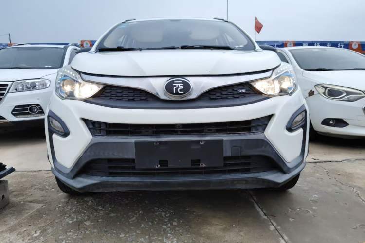Used BYD Yuan 2016 1.5L Manual Luxury Version Exterior 2