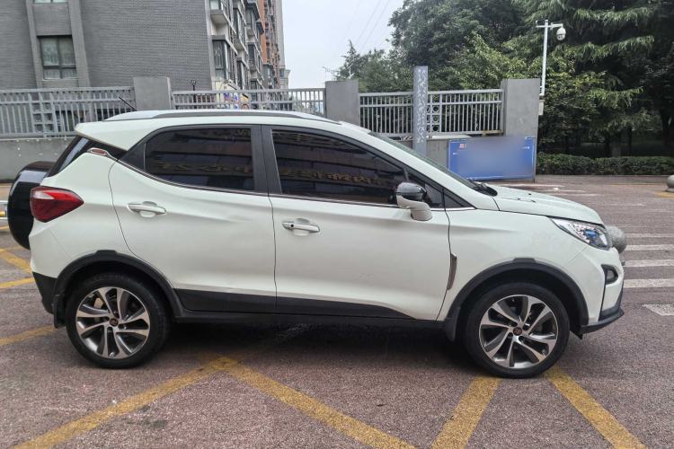 Used BYD Yuan 2016 1.5L Manual Luxury Version Exterior 3