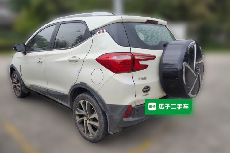 Used BYD Yuan 2016 1.5L Manual Luxury Model Exterior 3