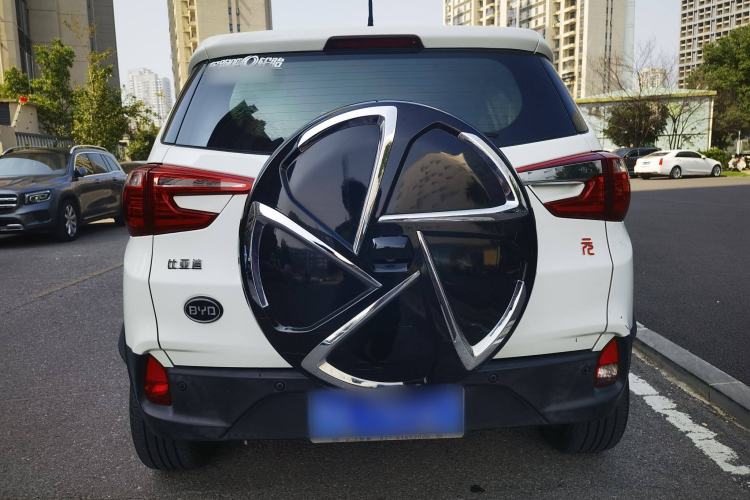 Used BYD Yuan 2016 1.5L Manual Luxury Model Exterior 3