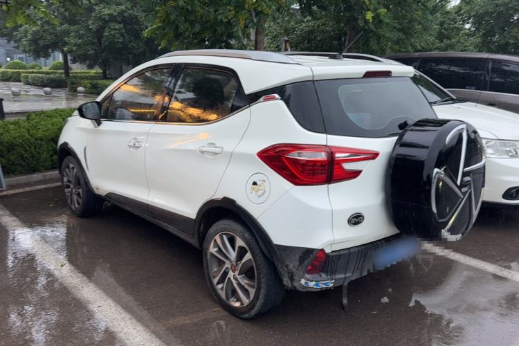 Used BYD Yuan 2016 1.5L Manual Luxury Version Exterior 3