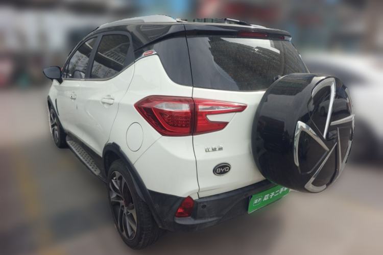 Used BYD Yuan 2016 1.5L Manual Luxury Model Exterior 3