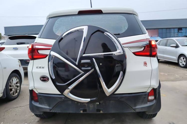 Used BYD Yuan 2016 1.5L Manual Luxury Version Exterior 3