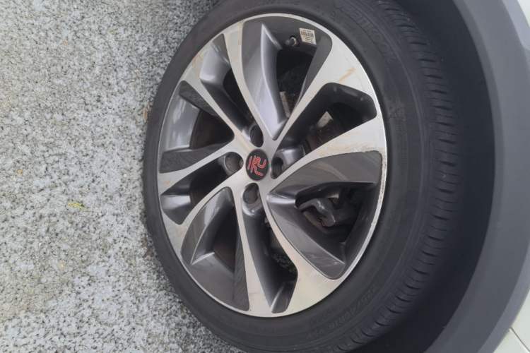 Used BYD Yuan 2016 1.5TID Automatic Luxury Version Exterior 4