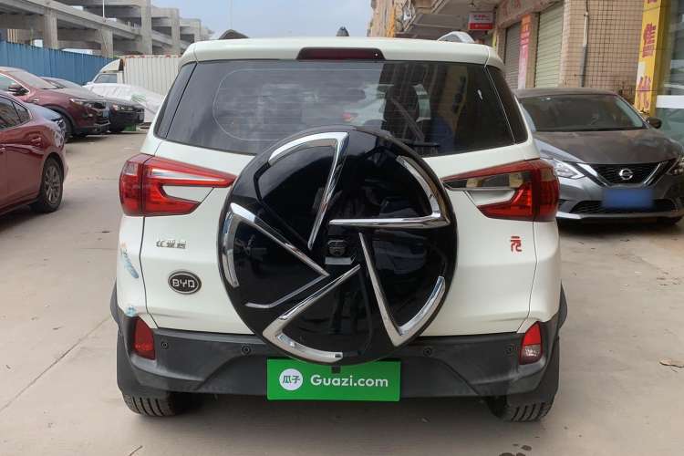 Used BYD Yuan 2016 1.5L Manual Luxury Model Exterior 4