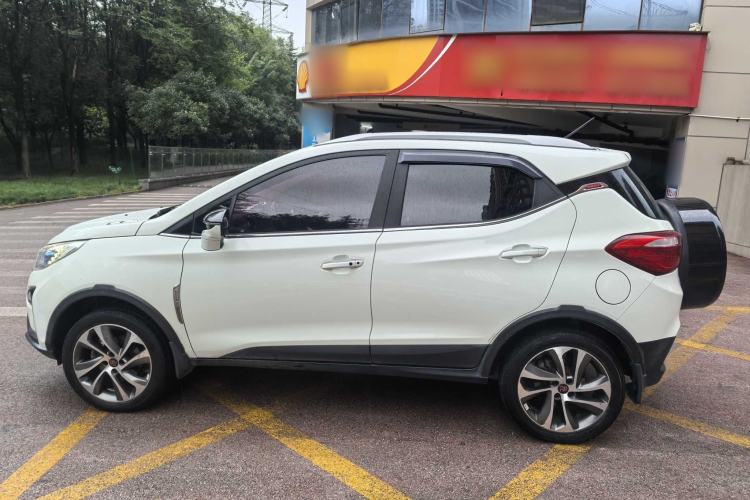 Used BYD Yuan 2016 1.5L Manual Luxury Version Exterior 4