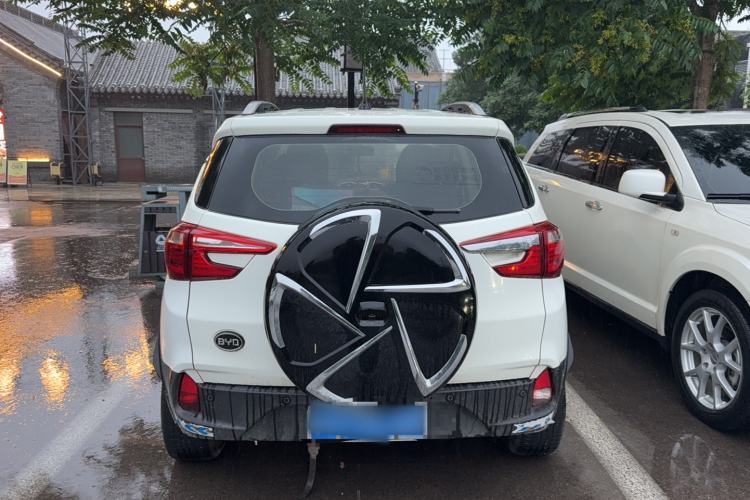 Used BYD Yuan 2016 1.5L Manual Luxury Version Exterior 4