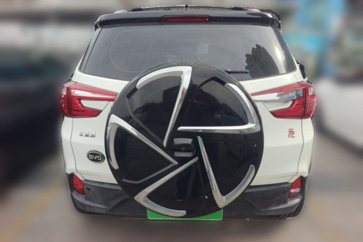 Used BYD Yuan 2016 1.5L Manual Luxury Model Exterior 4