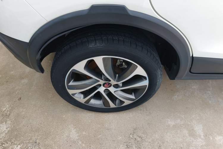 Used BYD Yuan 2016 1.5L Manual Luxury Model Exterior 5