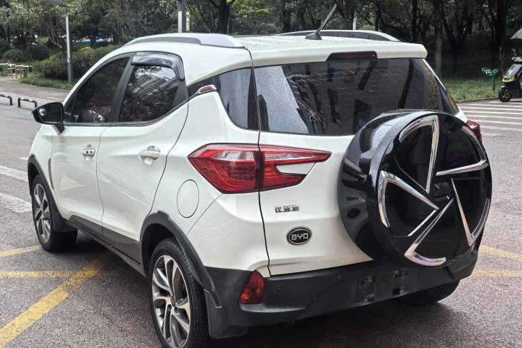 Used BYD Yuan 2016 1.5L Manual Luxury Version Exterior 5