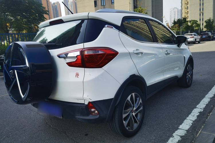 Used BYD Yuan 2016 1.5L Manual Luxury Model Exterior 5