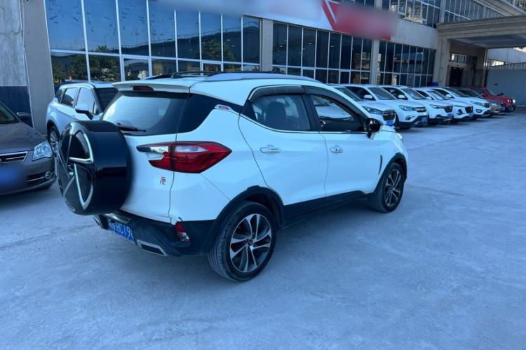 Used BYD Yuan 2016 1.5L Manual Luxury Model Exterior 5