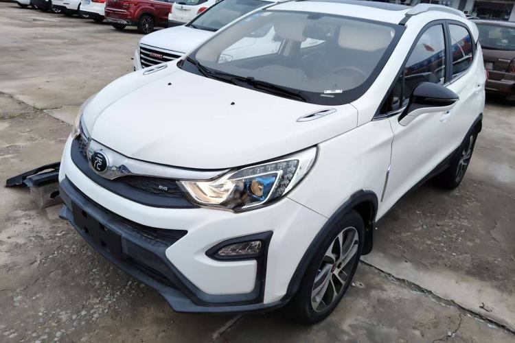 Used BYD Yuan 2016 1.5L Manual Luxury Version Exterior 5