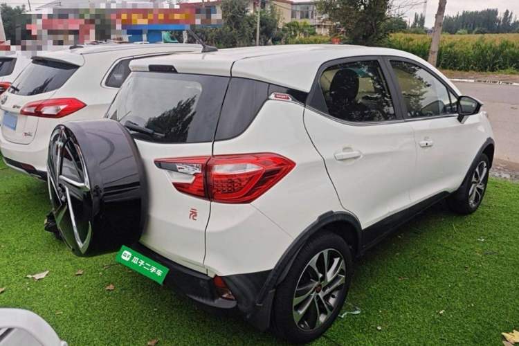 Used BYD Yuan 2016 1.5L Manual Comfort Model Exterior 5