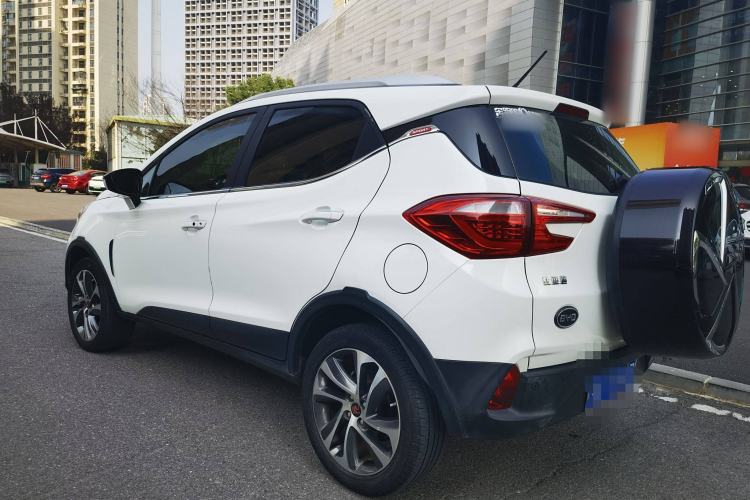 Used BYD Yuan 2016 1.5L Manual Luxury Model Exterior 6