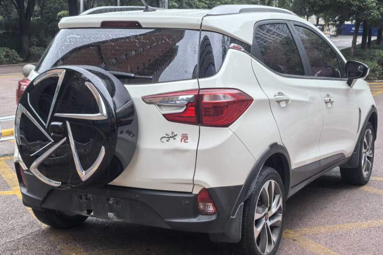 Used BYD Yuan 2016 1.5L Manual Luxury Version Exterior 7